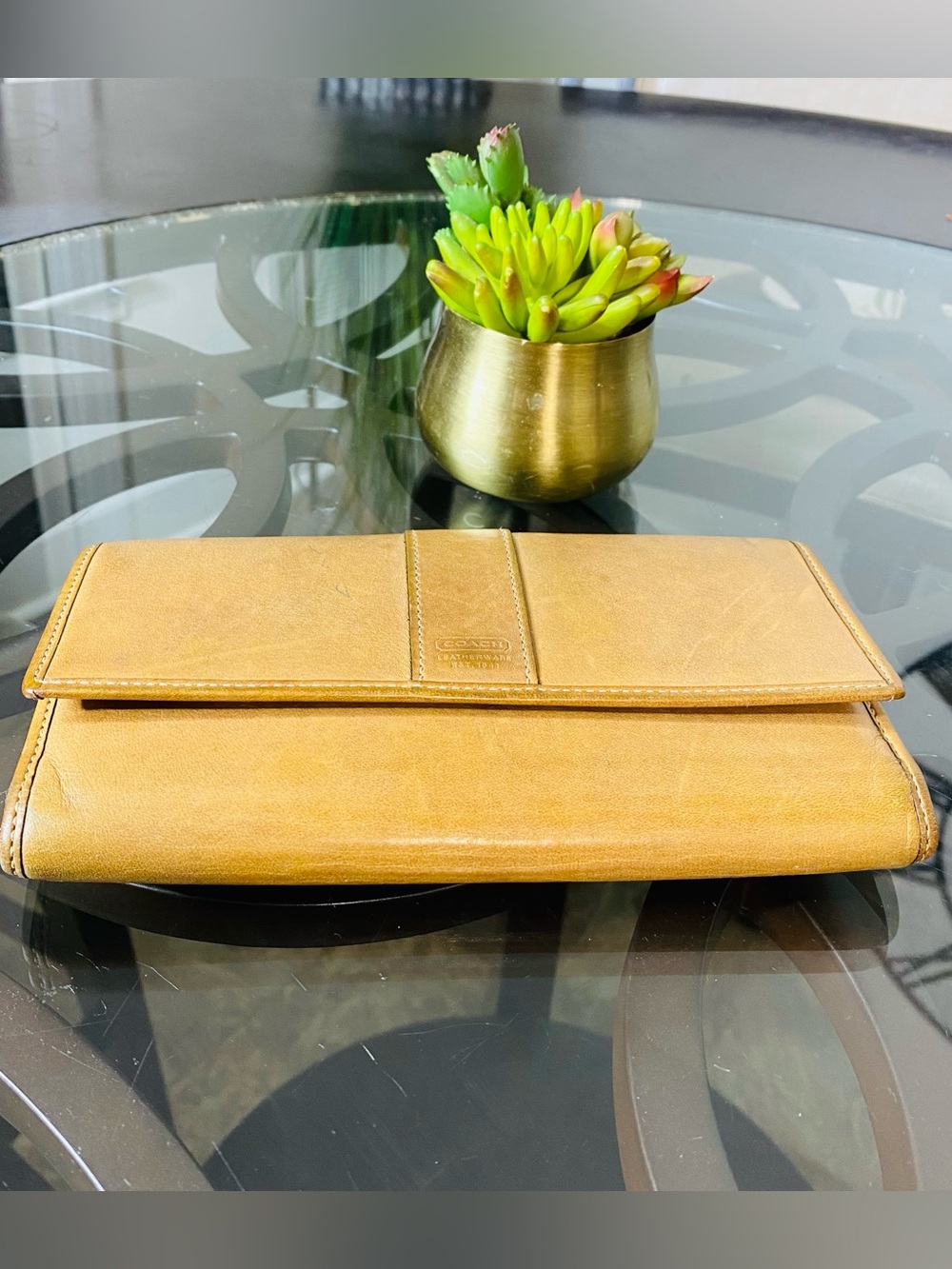 Vintage Coach Tan Genuine Leather Trifold Checkbook Wallet Some Flaws Do to Age - Picture 4 of 6